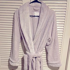 Long, warm, super soft plush fuzzy robe- like new
